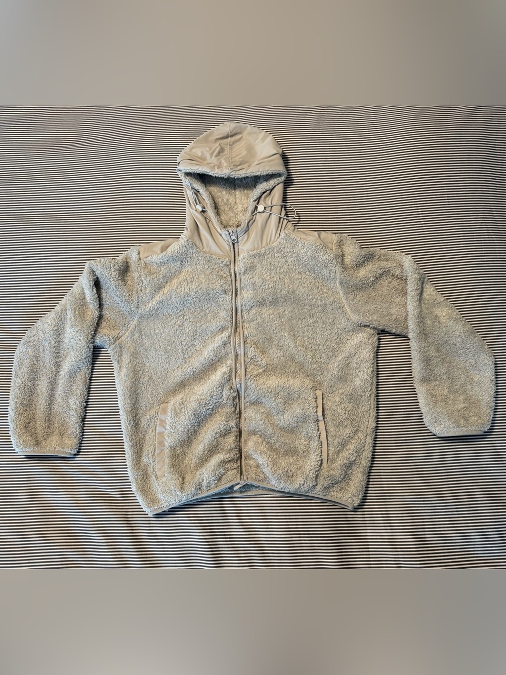 ZYIA Active Plush Sherpa Jacket in Light Gray